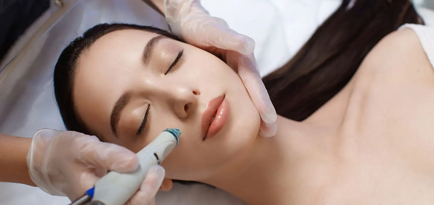 Aquafacial-Behandlung von Nataschas Beautypalast